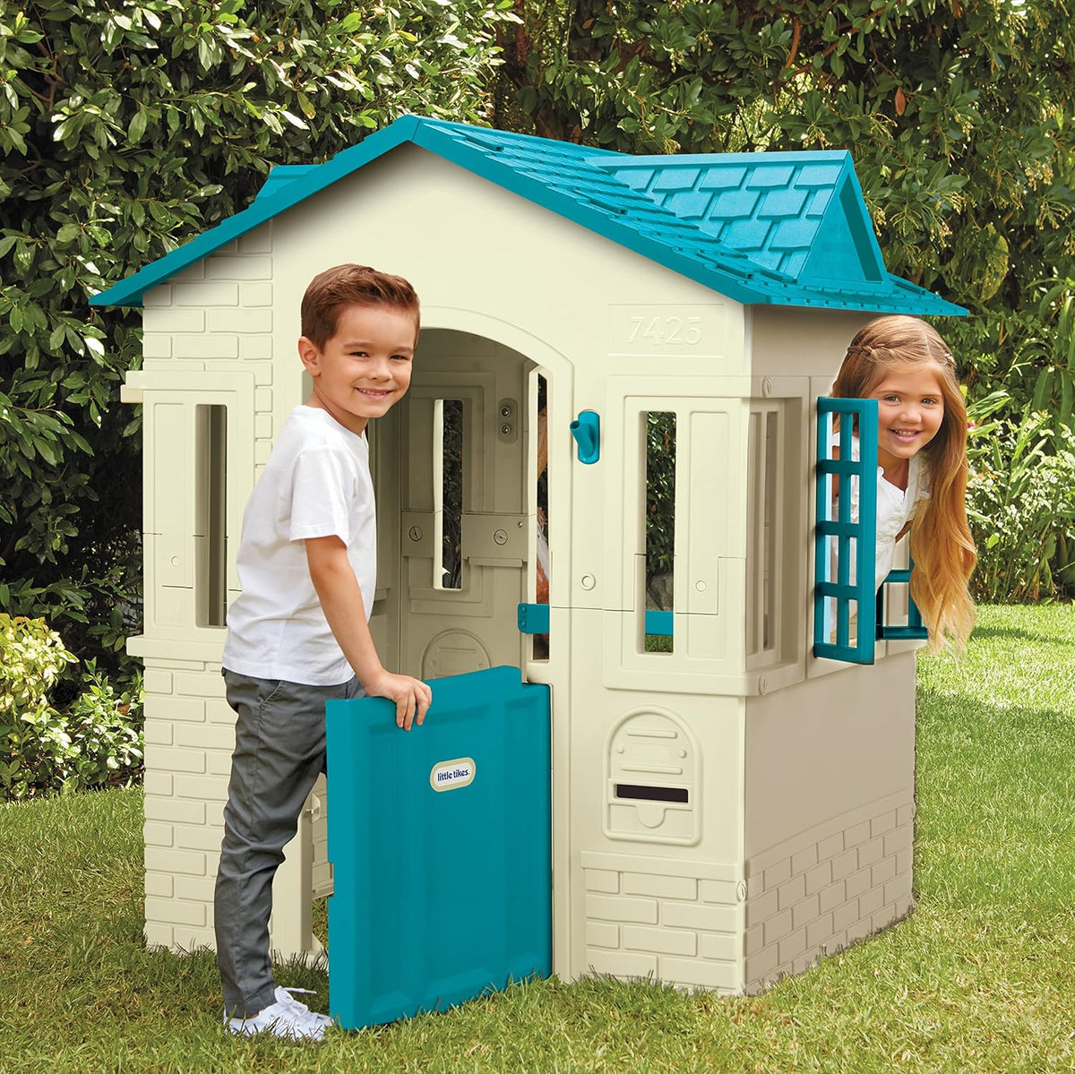 Little Tikes Cape Cottage Playhouse, Blue, Large, 13 x 31 x 41 Inches - 654053M