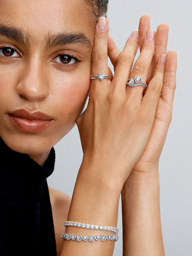 Wavy Pavé Heart Ring