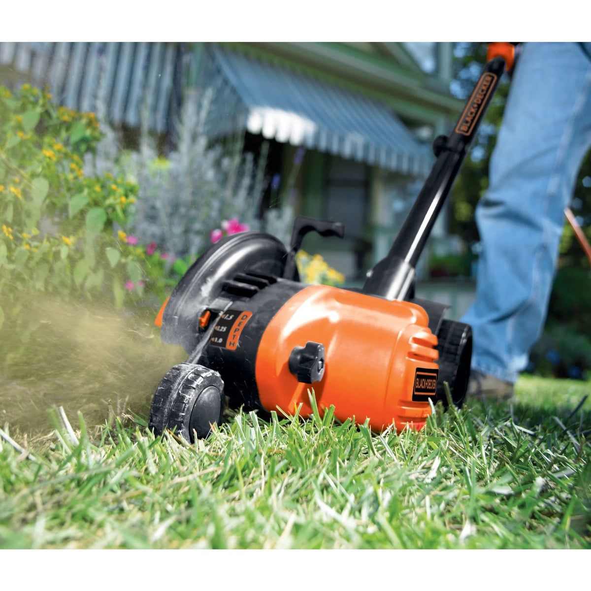BLACK+DECKER 12 Amp 2-in-1 Landscape Edger and Trencher - LE750