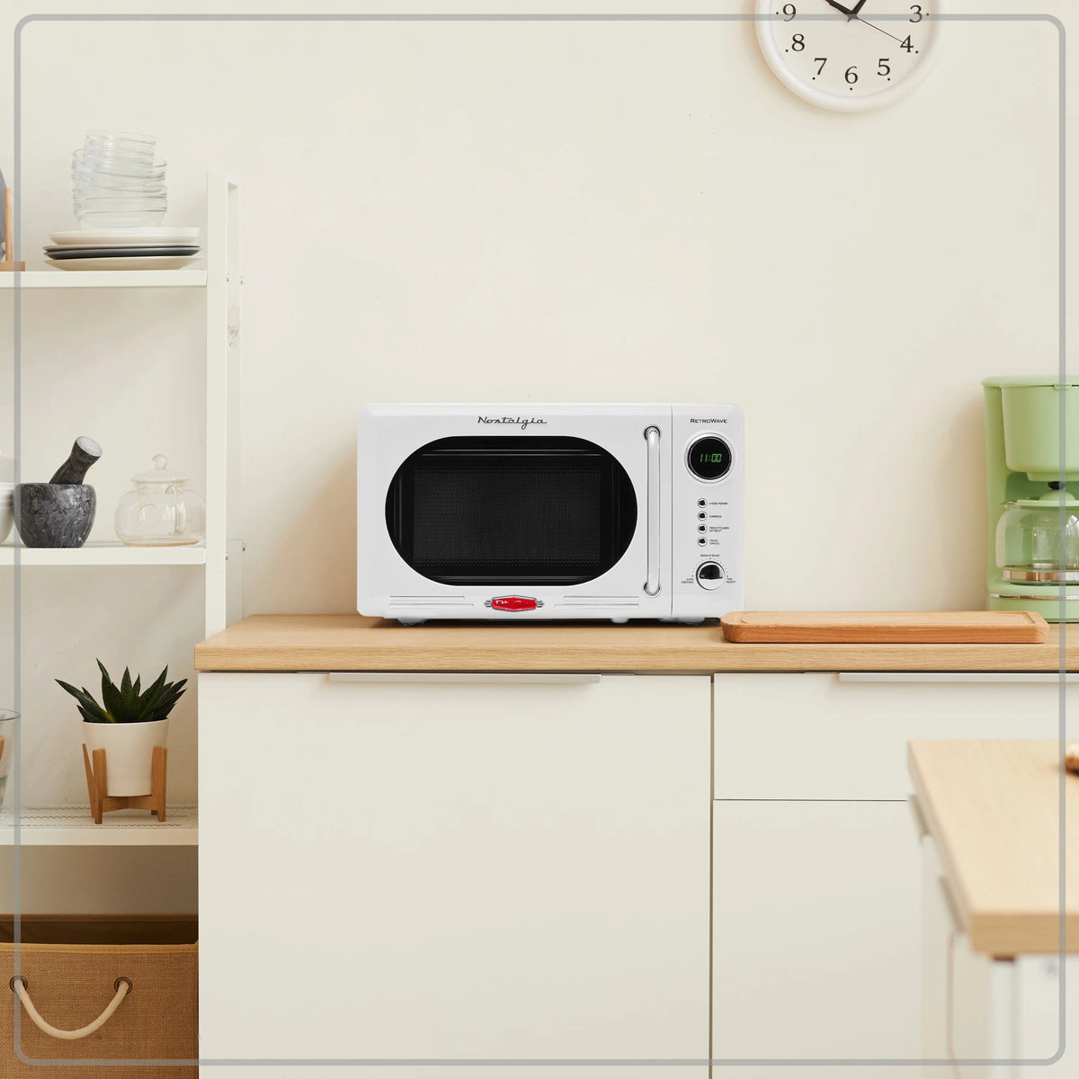 Nostalgia Retro Compact Countertop Microwave Oven 0.7 Cu. Ft. 700-Watts Orange