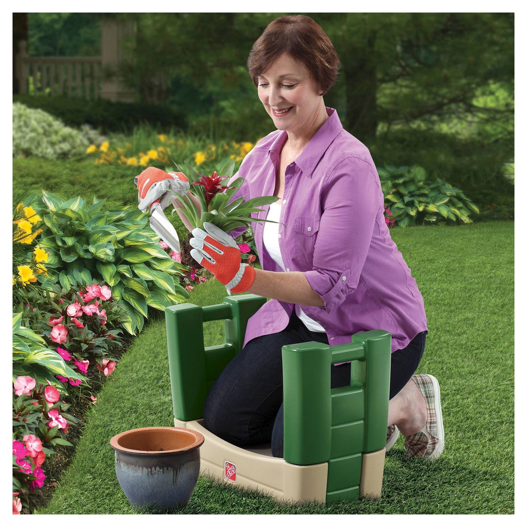 Step 2 Garden Kneeler Seat, Green, 16.25in H x 21.75in W x 10.75in D