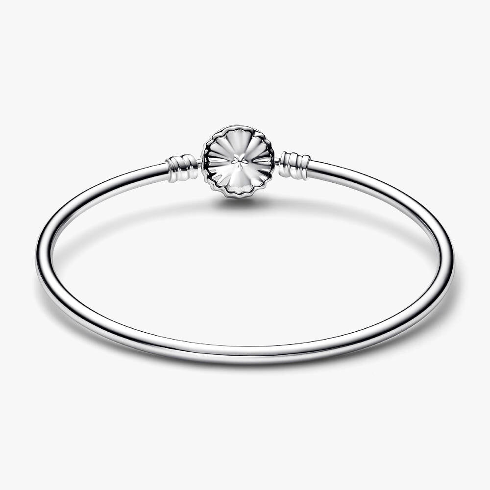 FINAL SALE - Pandora Moments Sparkling Snowflake Clasp Bangle
