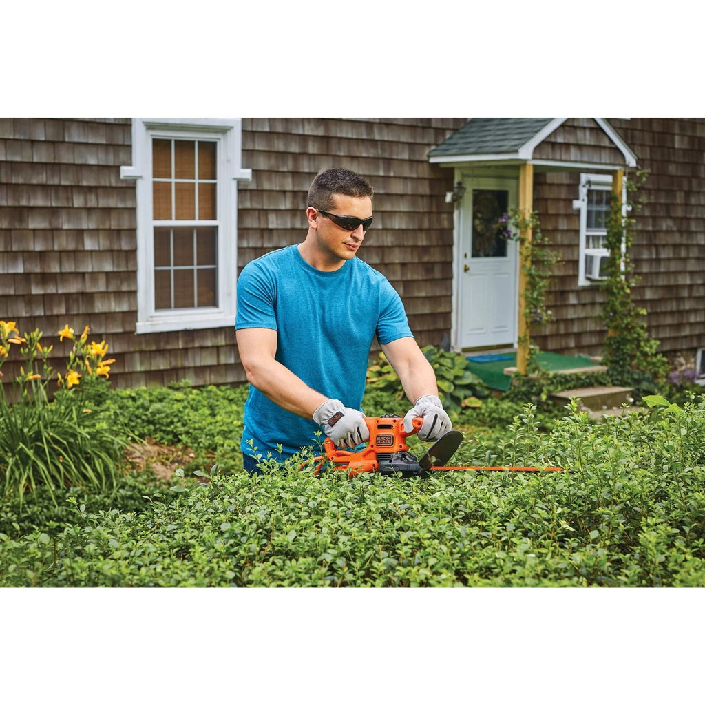 Black+Decker 3.2 Amp 17-Inch Electric Hedge Trimmer - BEHT150