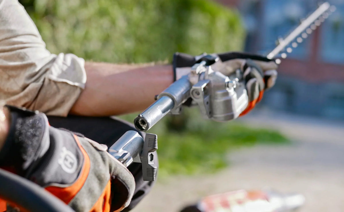 Husqvarna Gas String Trimmer, 28-cc 2-cycle, 20-in Straight Shaft, Attachment And Edger Capable - 330LK 970545001
