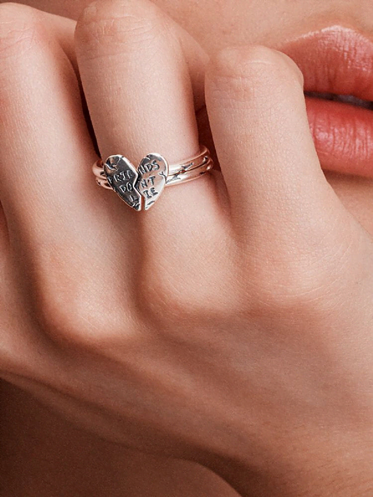 Stranger Things Friends Don't Lie Splittable Ring