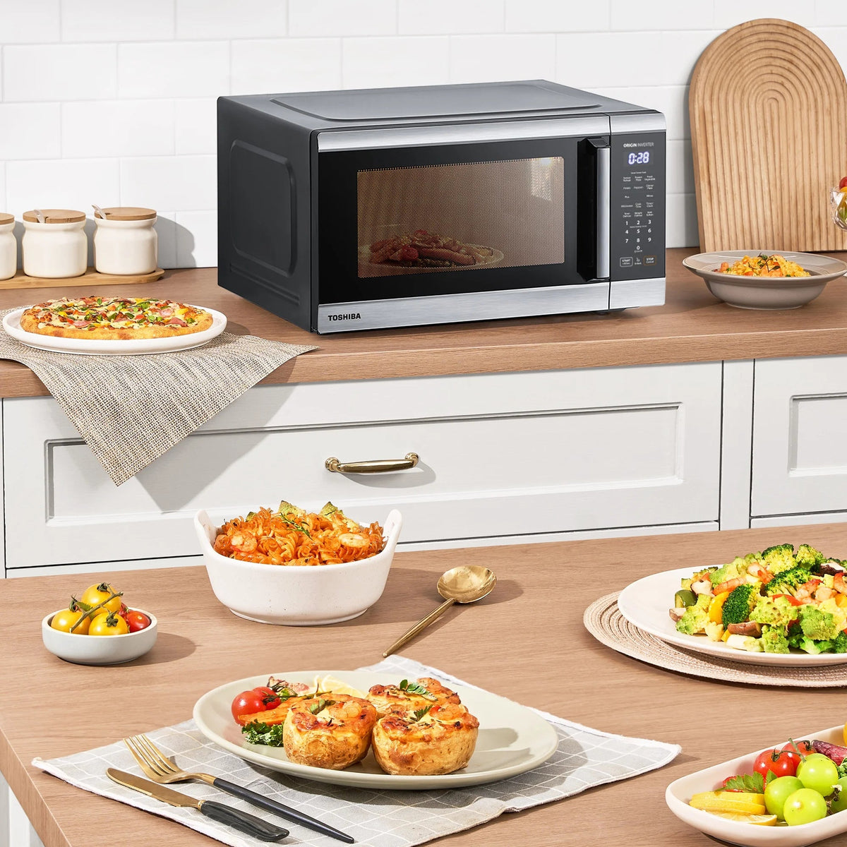 Toshiba Microwave Oven 2.2 Cu. Ft. 24.4 in Stainless Steel - WSI-EM22AST