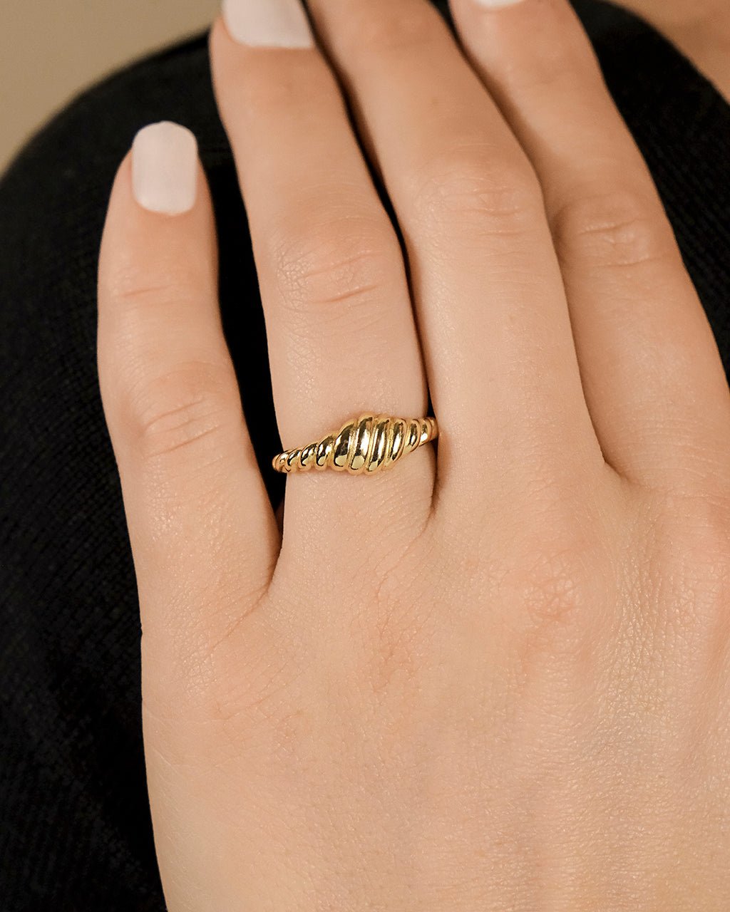 Paula Ribbed Ring - view 6
