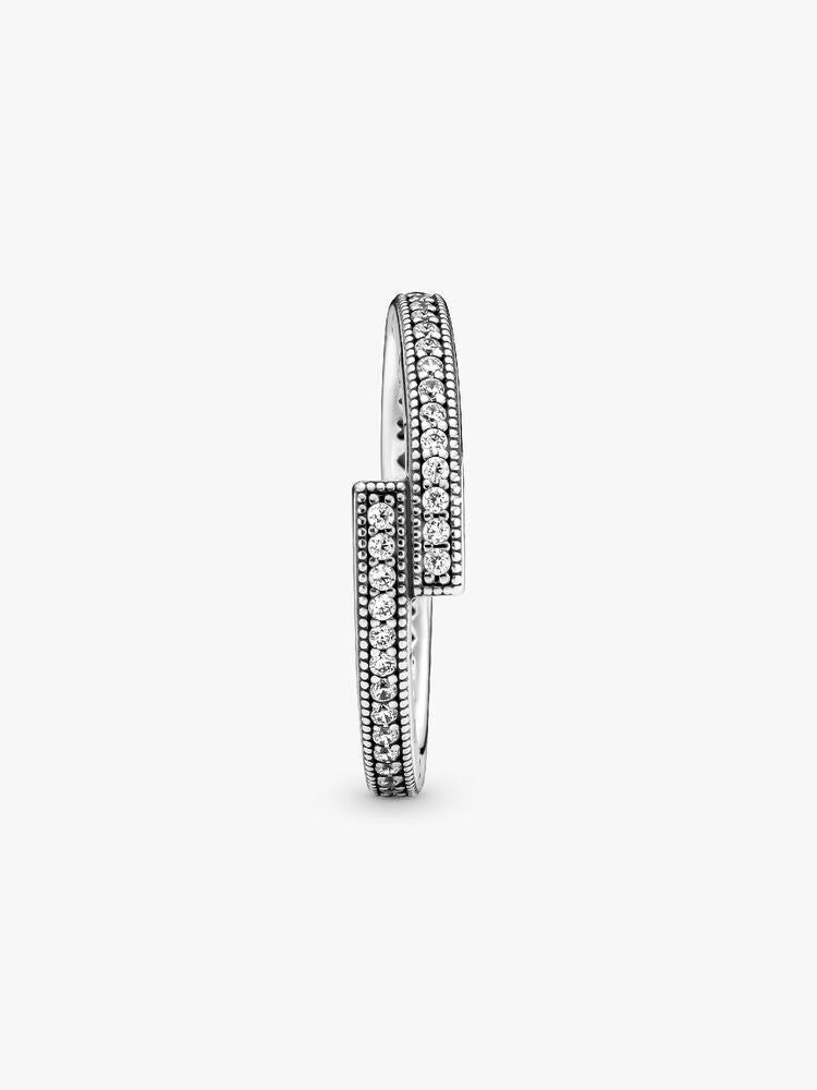 Sparkling Overlapping Ring