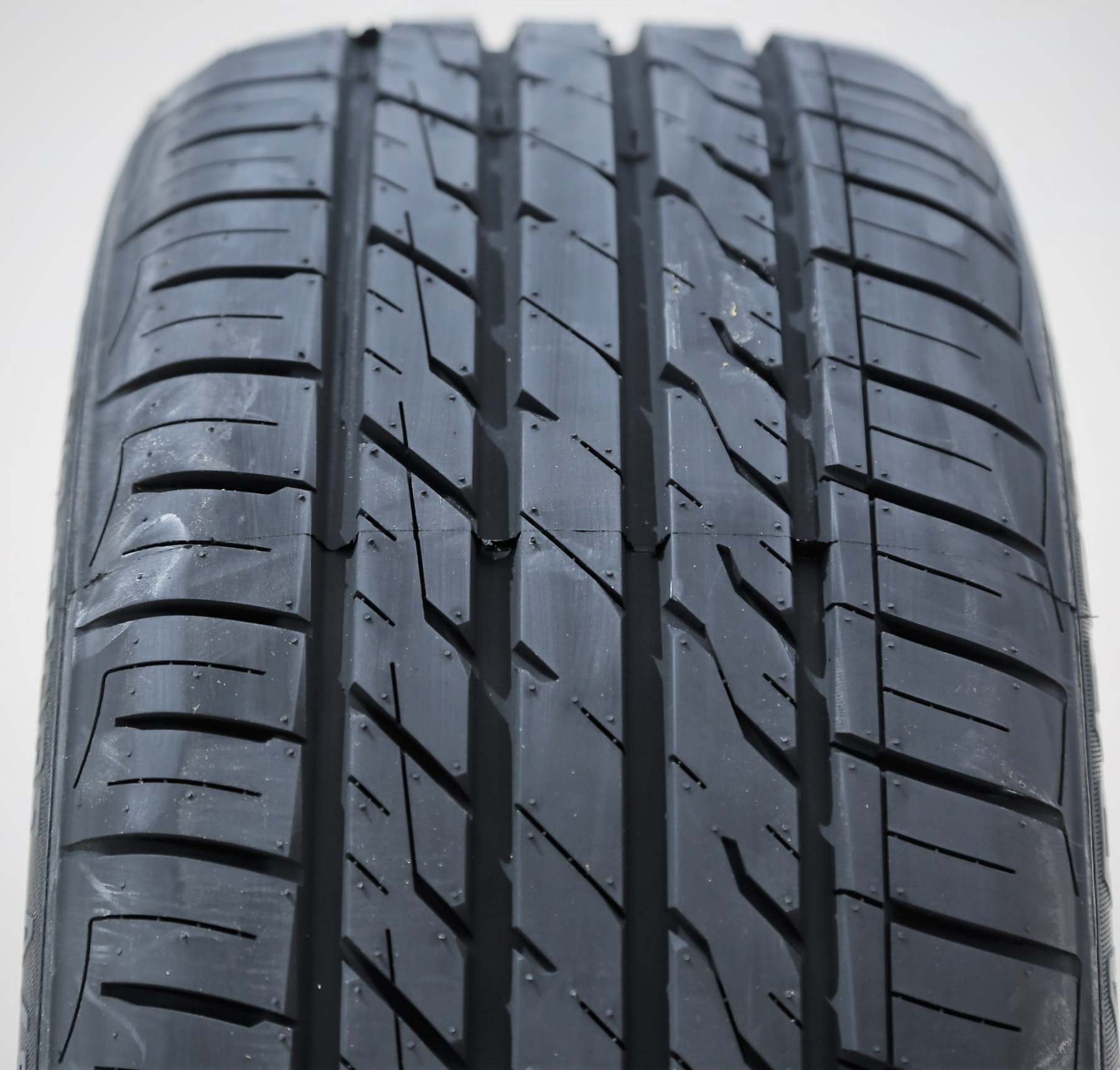 arroyo-grand-sport-a-s-all-season-tire-22545zr18-95w-xl-for-cars-suvs-5439
