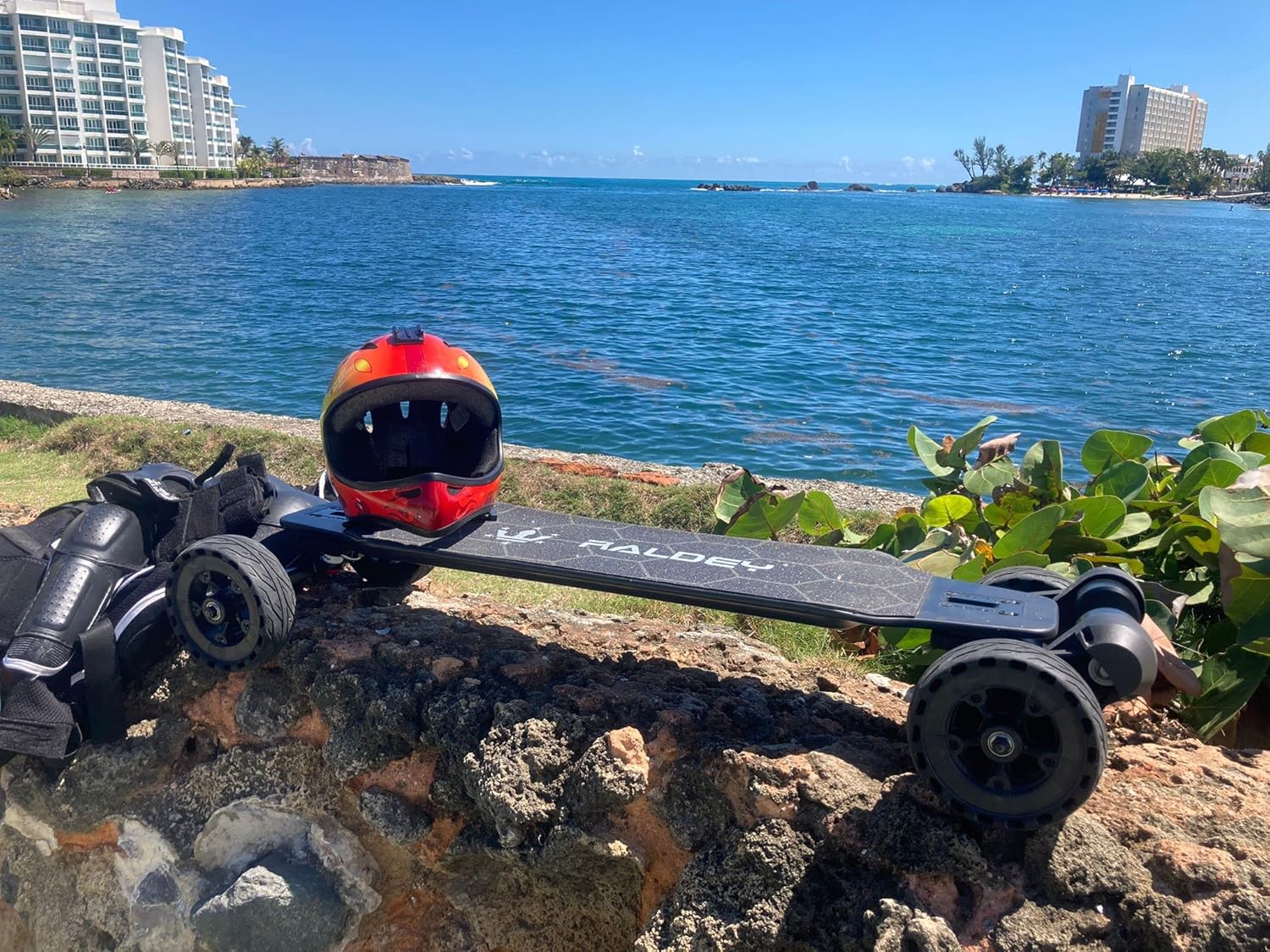 at-v2-carbon-fiber-electric-skateboardoff-road-all-terrain-28mph-19-mile-range-3000w-dual-motor-black-for-adults-teens-5907