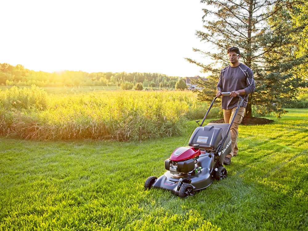 Honda 21 In. Steel Deck Self-Propelled 3-in-1 Lawn Mower With GCV170 Engine, Auto Choke And Smart Drive - HRN216VKA