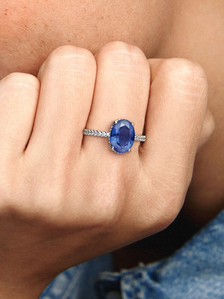 Sparkling Statement Halo Ring