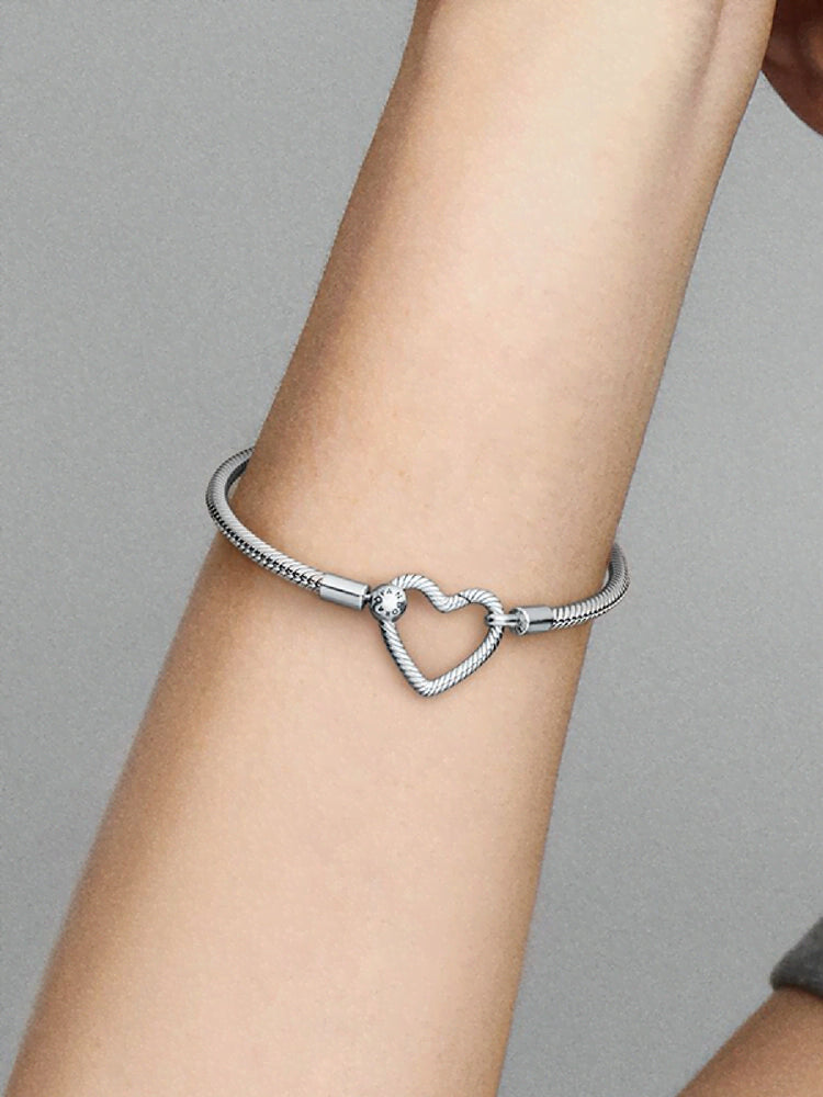 Pandora Moments Heart Closure Snake Chain Bracelet