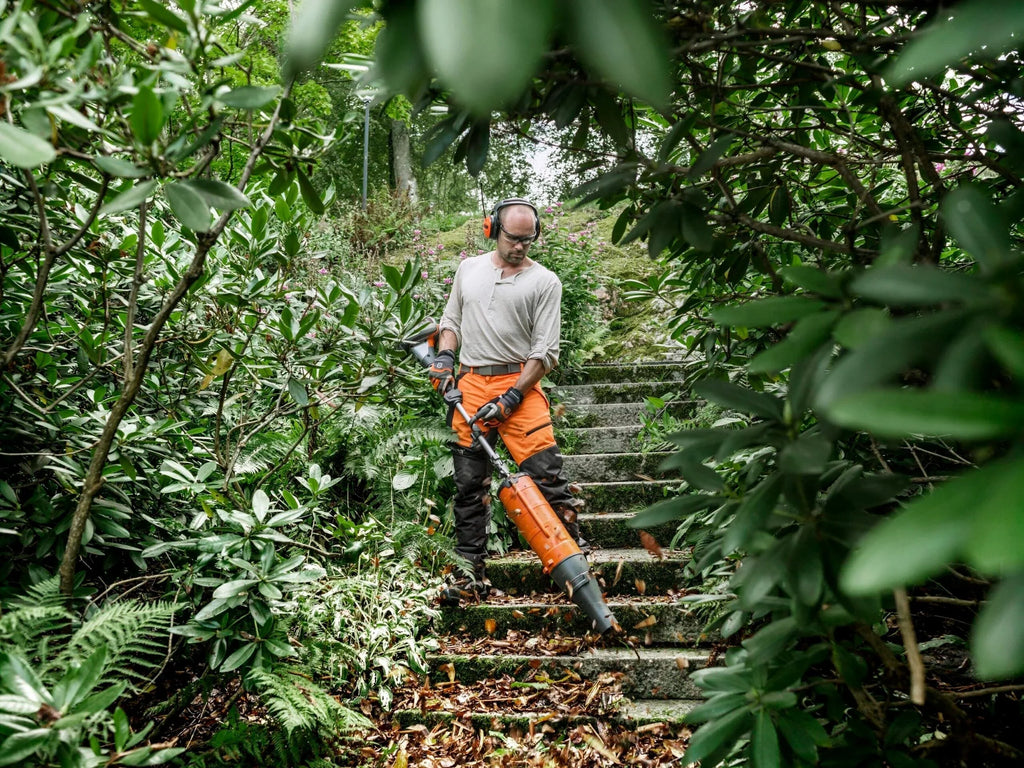 Husqvarna Gas String Trimmer, 28-cc 2-cycle, 20-in Straight Shaft, Attachment And Edger Capable - 330LK 970545001
