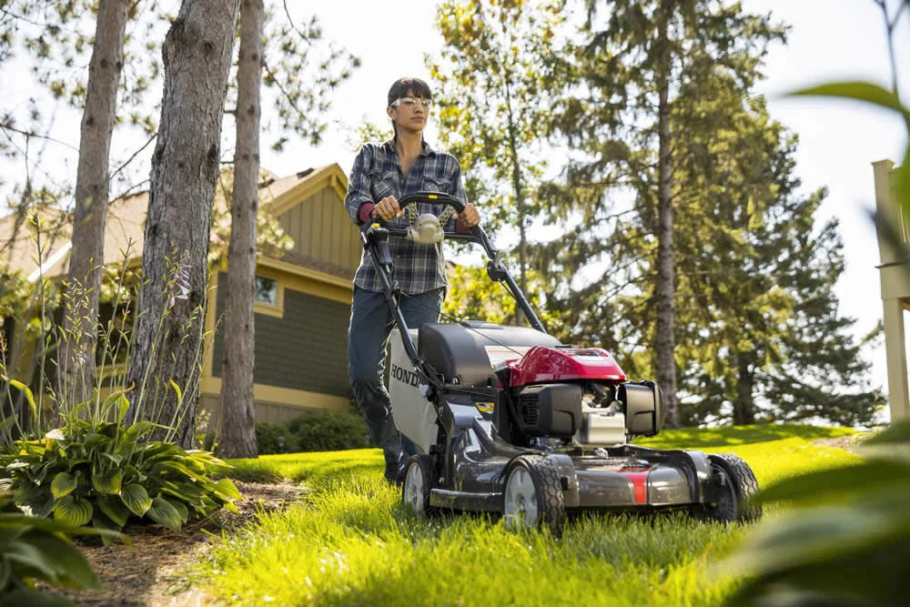 Honda Self-Propelled Walk-Behind Lawn Mower 21 inch Select Drive 4-in-1 Versamow - HRX217VYA