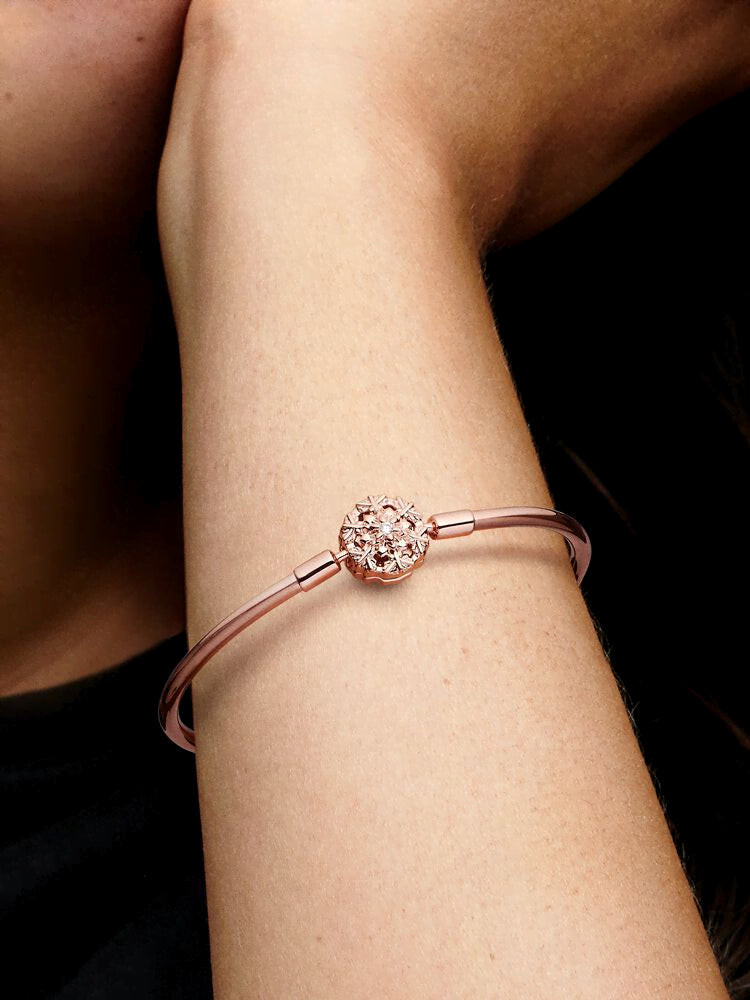 FINAL SALE - Pandora Moments Sparkling Snowflake Clasp Bangle