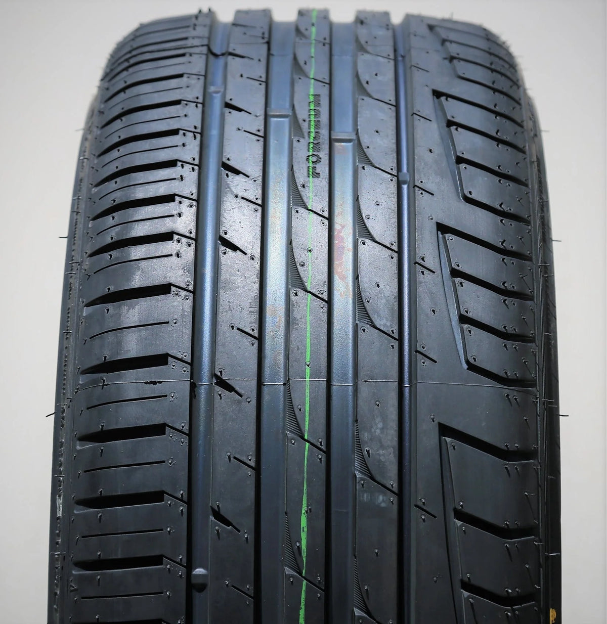 Forceum High-Performance All-Season Tires 245/40R20 99Y XL, Pair - Octa