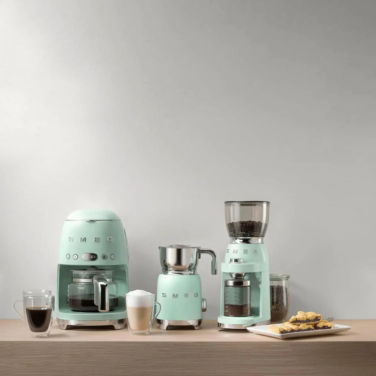 Smeg 50's Retro Style Drip Filter Coffee Machine, 10 Cups, Pastel Green